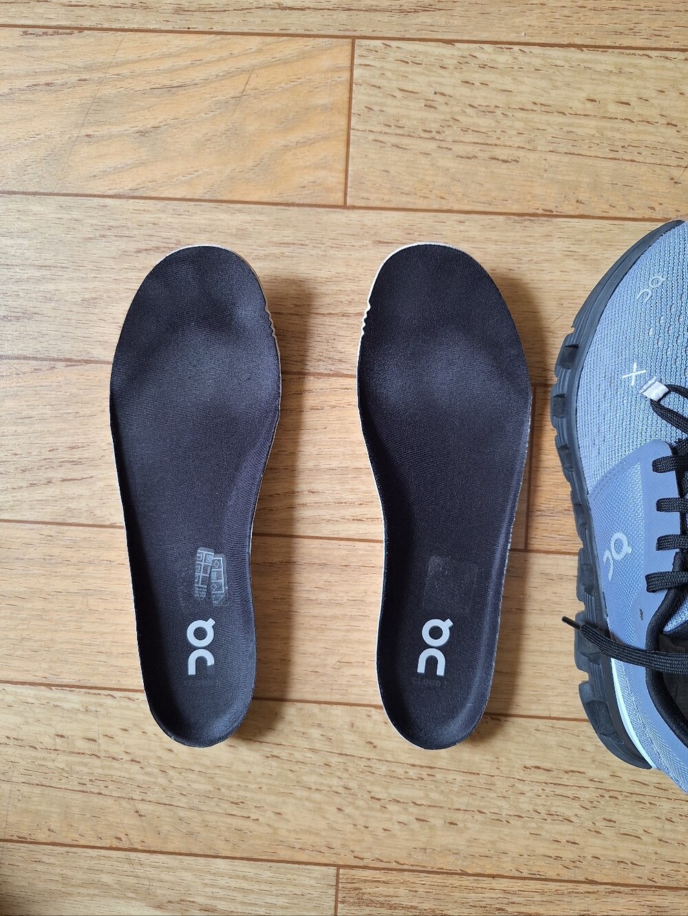 On Cloud X 4 Women's Grey & Black Size 9.5 - Picture 7 of 14